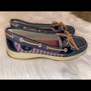 Sperry Top-Sider Navy boat shoes with red flowers - US 8